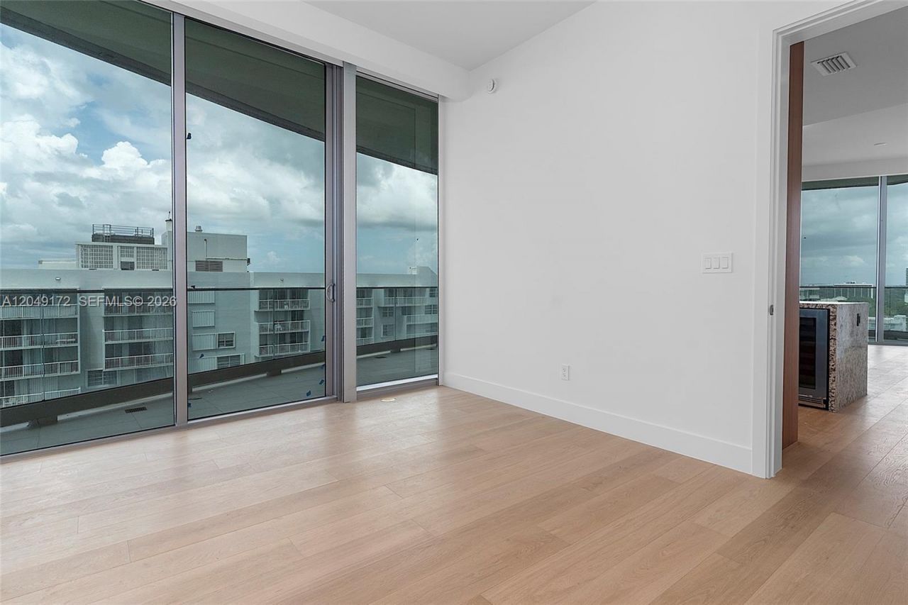 175 SE 25th Rd , Unit 1003, Miami, FL 33129 Photo