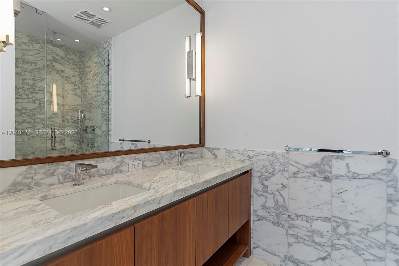 175 SE 25th Rd , Unit 1003, Miami, FL 33129 Photo