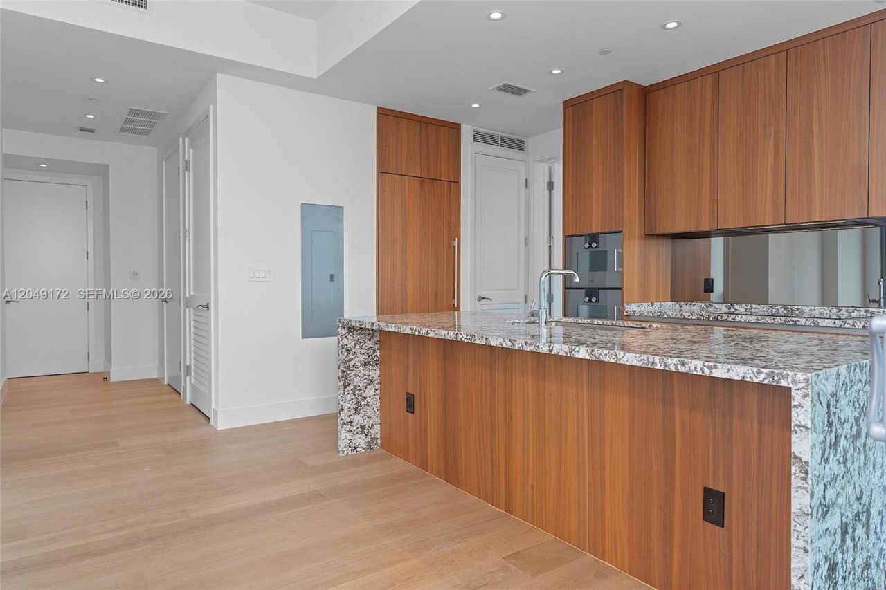 175 SE 25th Rd , Unit 1003, Miami, FL 33129 Photo