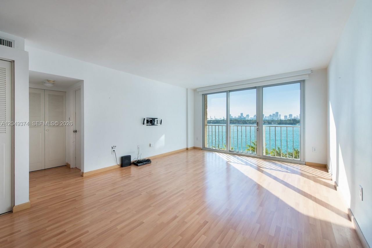 800 West Ave , Unit 631, Miami Beach, FL 33139 Photo
