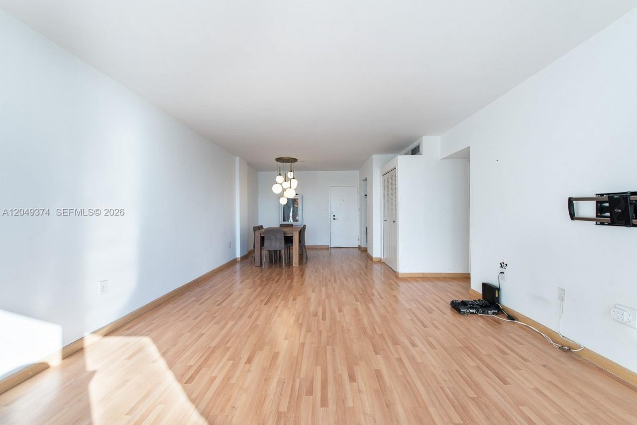 800 West Ave , Unit 631, Miami Beach, FL 33139 Photo