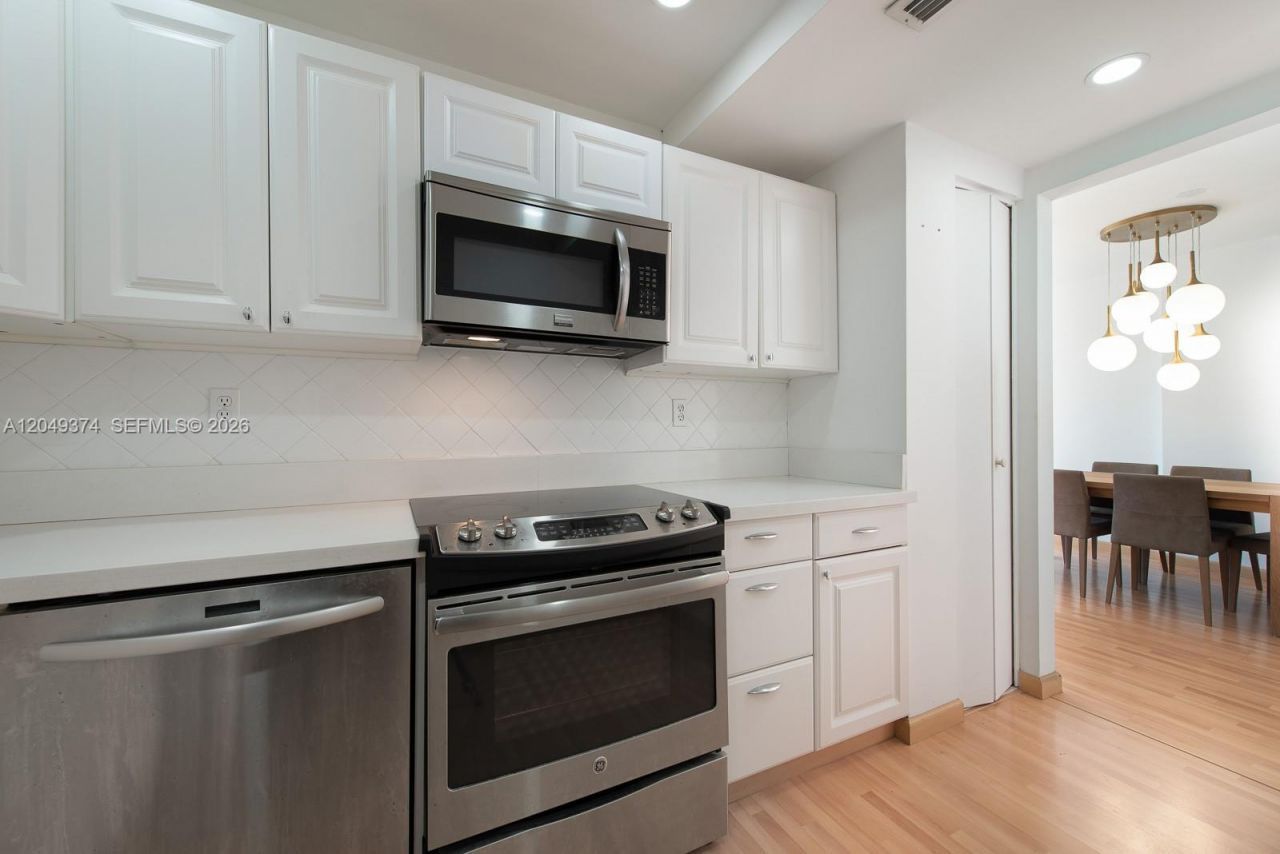 800 West Ave , Unit 631, Miami Beach, FL 33139 Photo