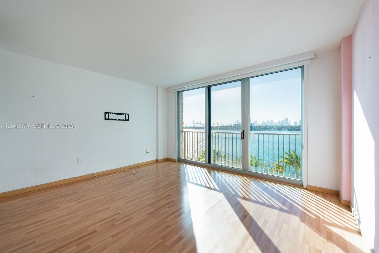 800 West Ave , Unit 631, Miami Beach, FL 33139 Photo