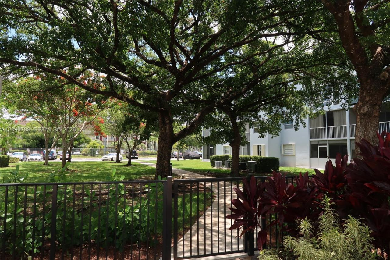 1401 SW 128th Ter , Unit 211H, Pembroke Pines, FL 33027 Photo