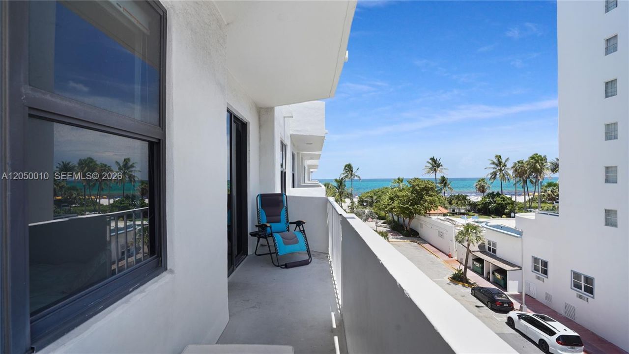 4301 Collins Ave , Unit 403, Miami Beach, FL 33140 Photo