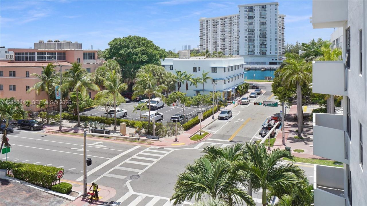 4301 Collins Ave , Unit 403, Miami Beach, FL 33140 Photo