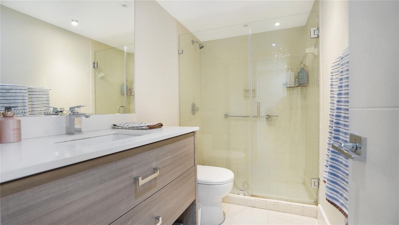 4301 Collins Ave , Unit 403, Miami Beach, FL 33140 Photo