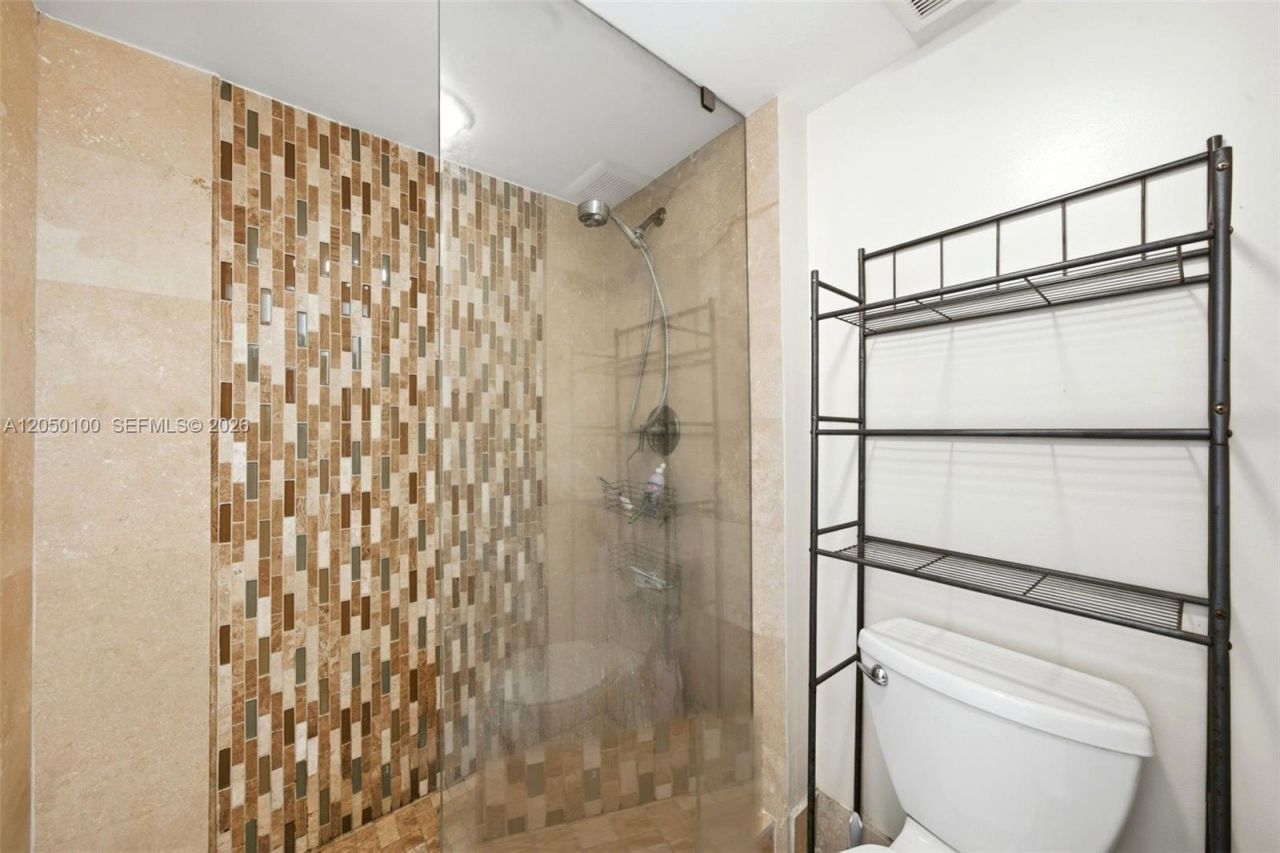 3440 NE 192nd St , Unit 1P-A, Aventura, FL 33180 Photo