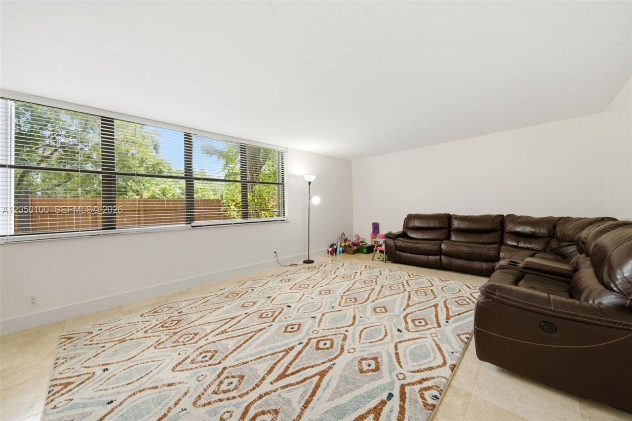 3440 NE 192nd St , Unit 1P-A, Aventura, FL 33180 Photo