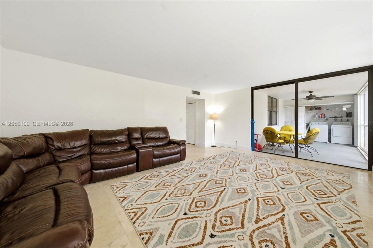 3440 NE 192nd St , Unit 1P-A, Aventura, FL 33180 Photo