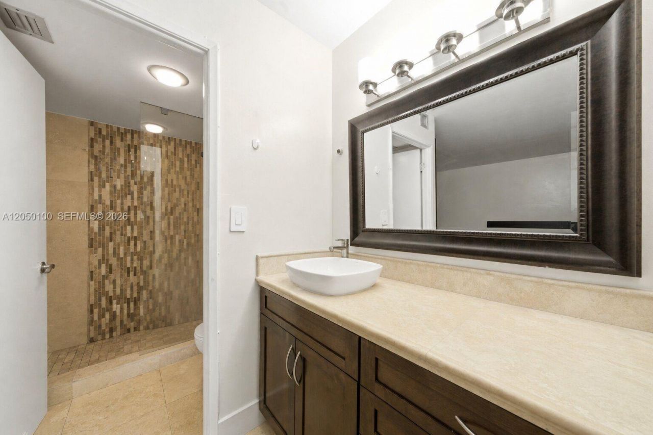 3440 NE 192nd St , Unit 1P-A, Aventura, FL 33180 Photo