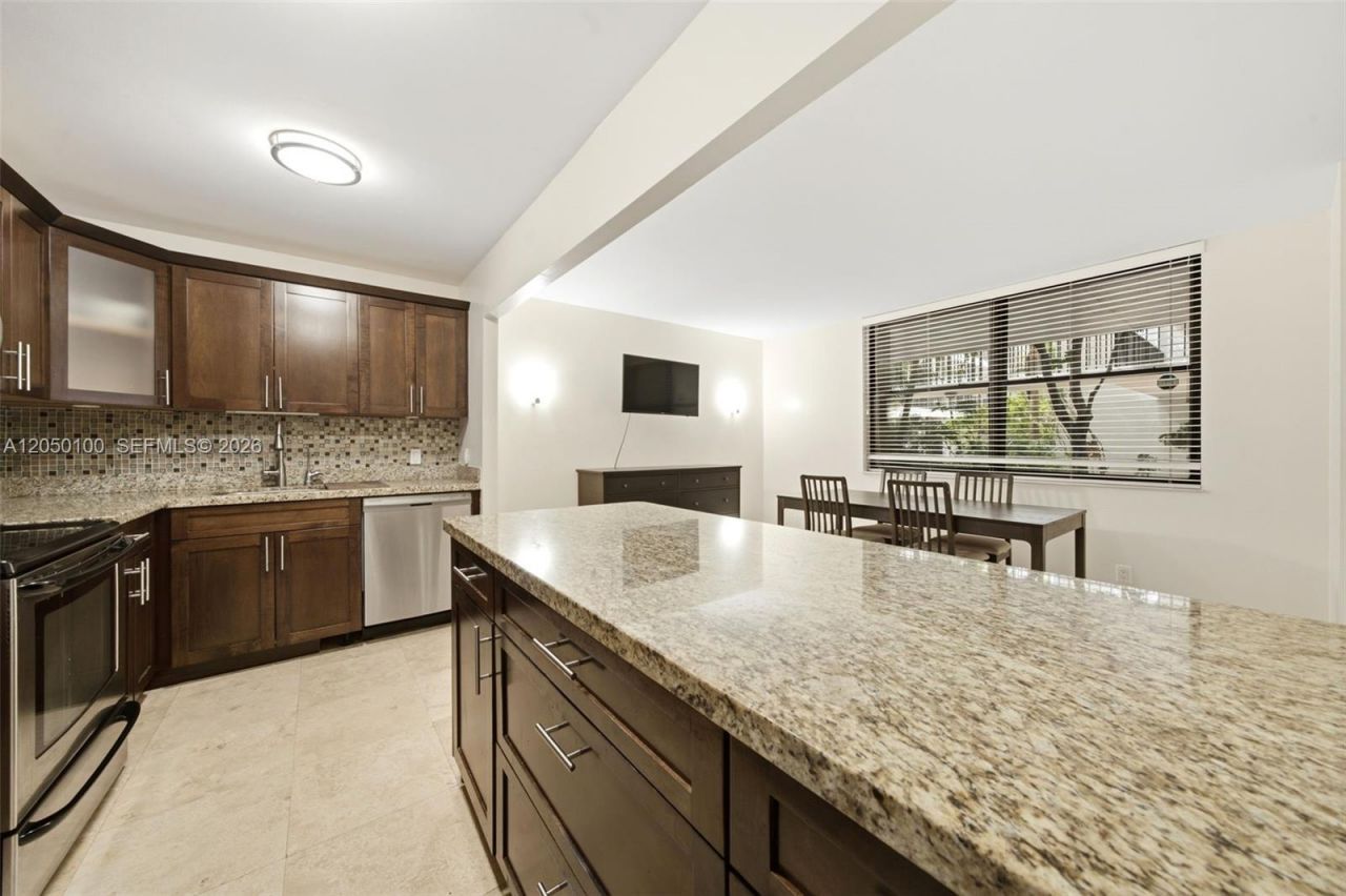 3440 NE 192nd St , Unit 1P-A, Aventura, FL 33180 Photo