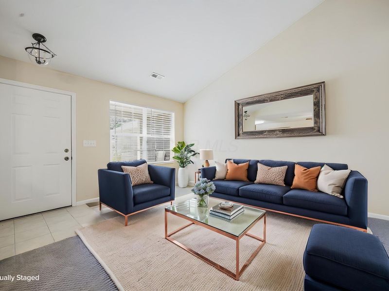 713 Kildow Court, Ashville, OH 43103 Photo 6
