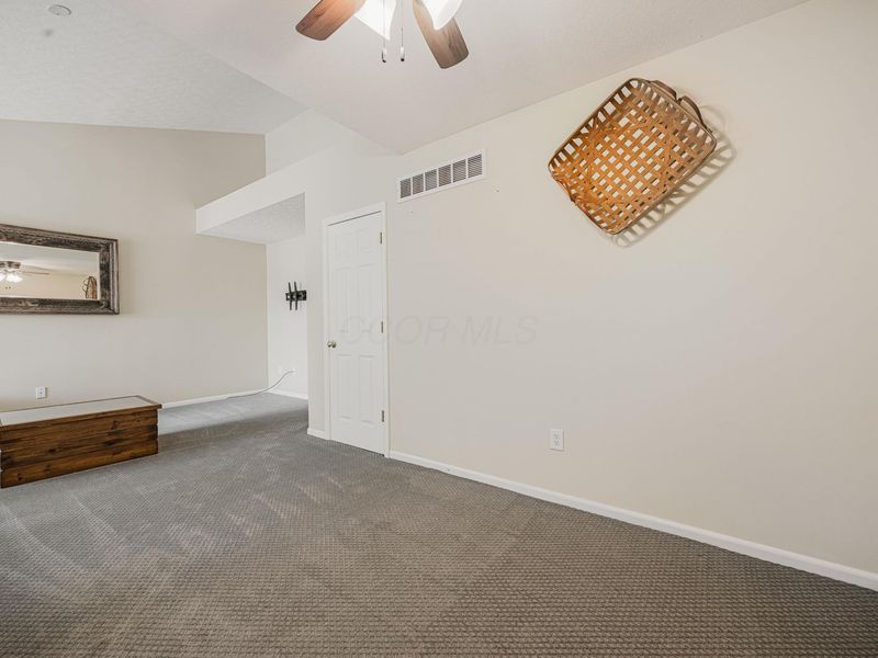 713 Kildow Court, Ashville, OH 43103 Photo 7
