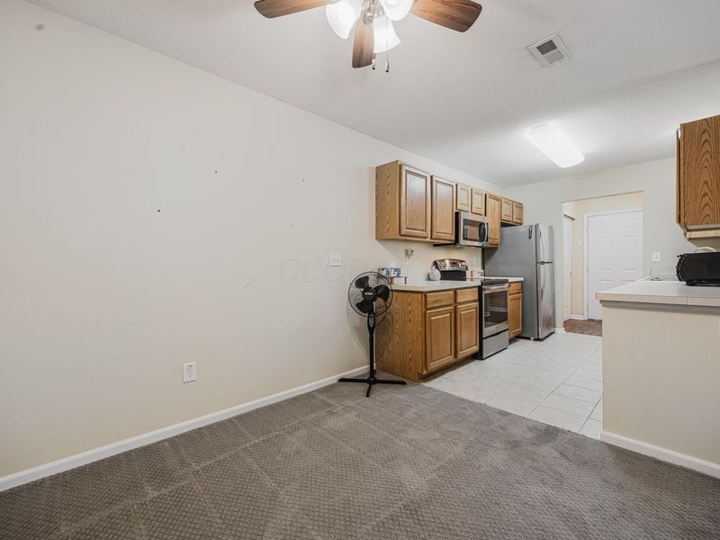 713 Kildow Court, Ashville, OH 43103 Photo 8