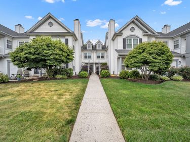 305 CROSSROADS DRIVE, WARWICK, PA 18974