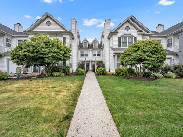 305 CROSSROADS DRIVE, WARWICK, PA 18974