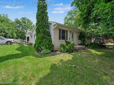 4771 Hatchery Road, Waterford Twp, MI 48329