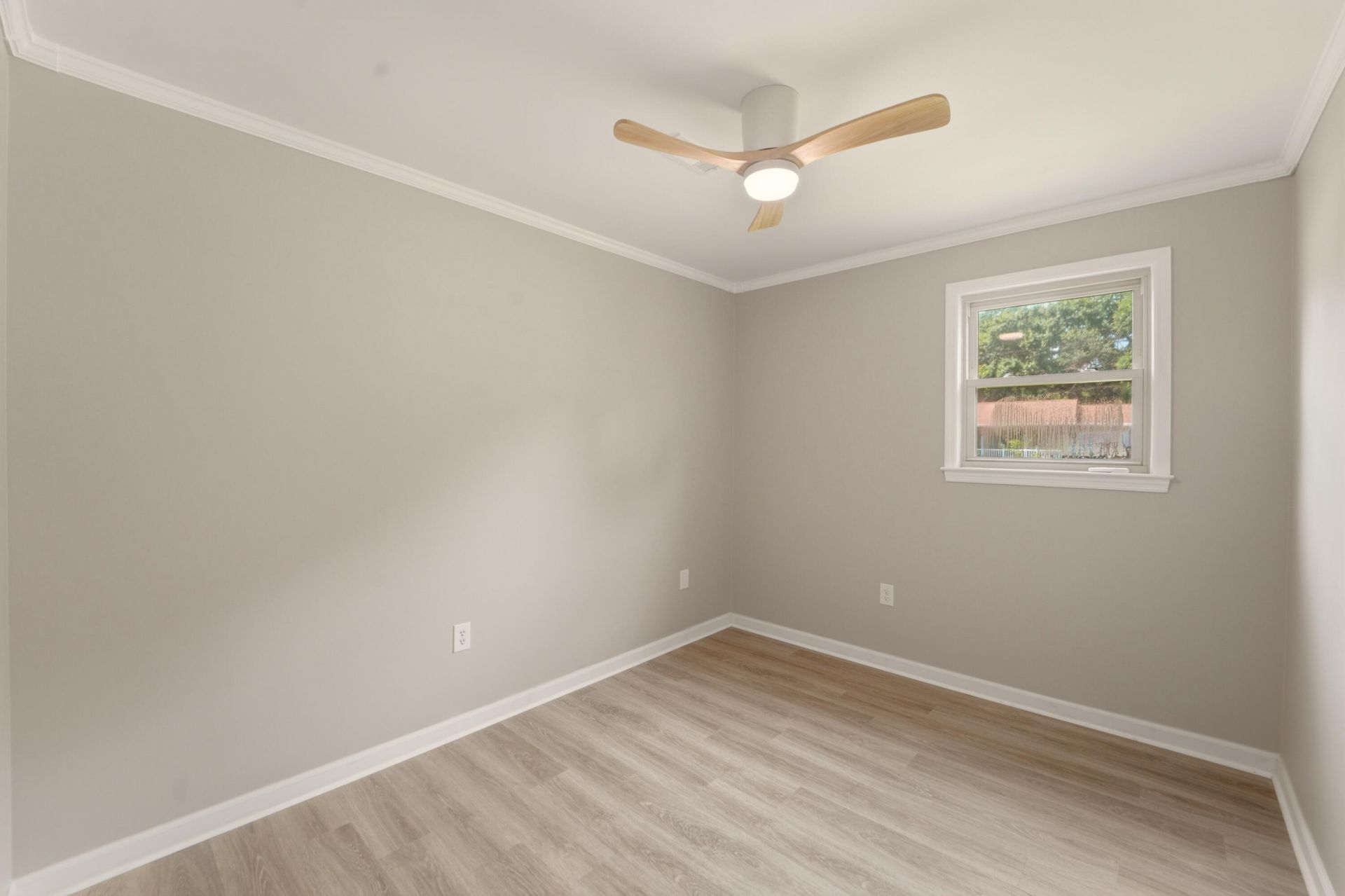 7747 Ovaldale Drive Photo 29