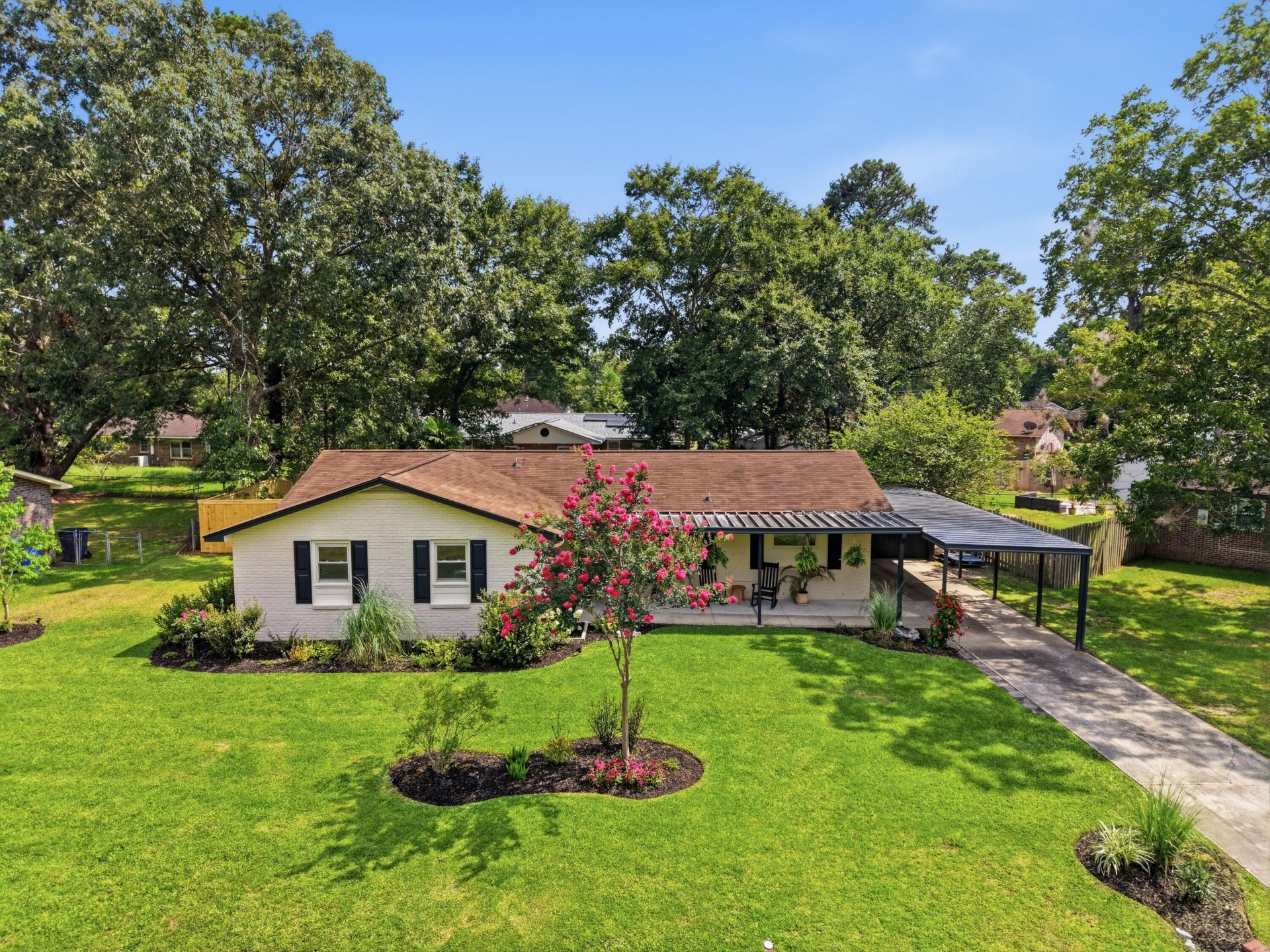 7747 Ovaldale Drive Photo 4