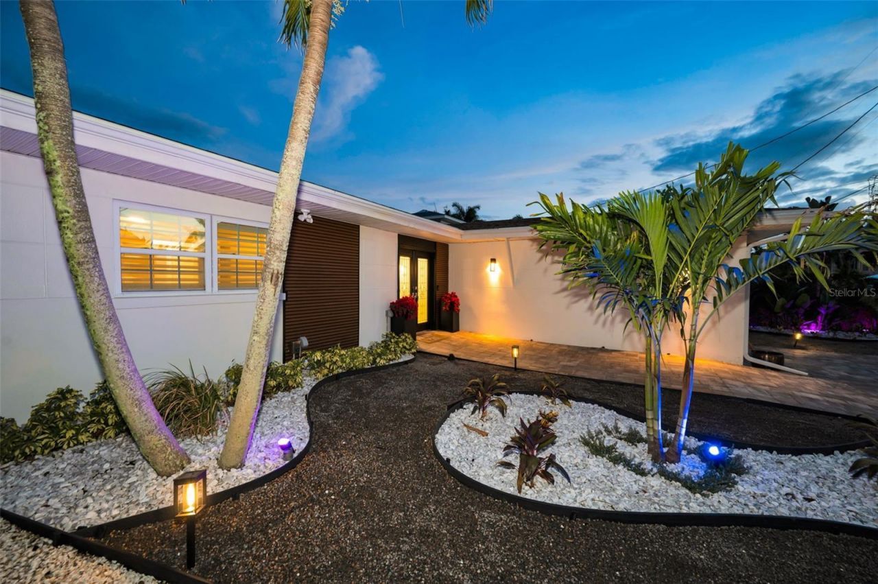16353 Redington Drive, Redington Beach, FL 33708 Photo