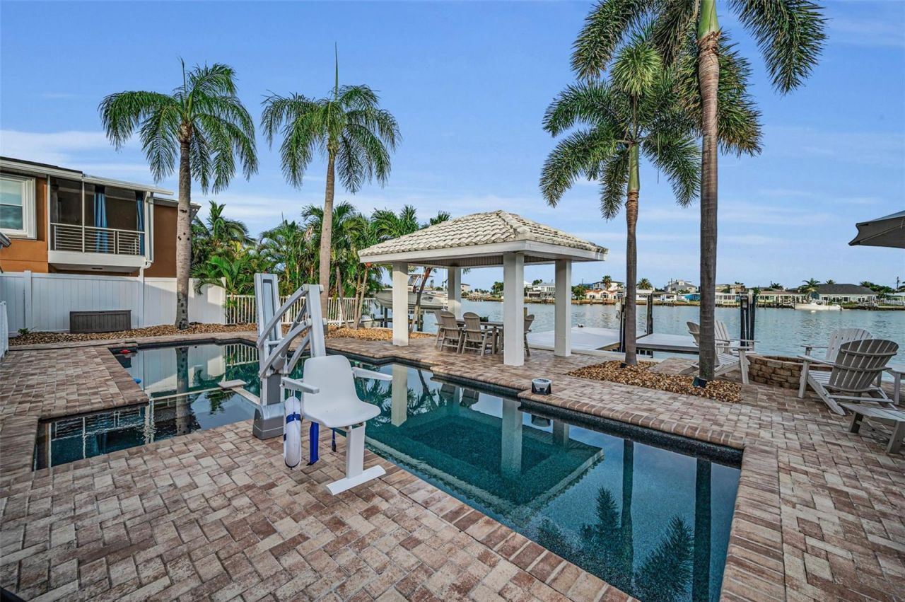 16353 Redington Drive, Redington Beach, FL 33708 Photo