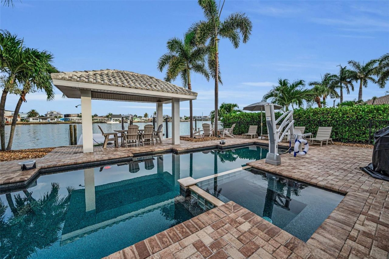 16353 Redington Drive, Redington Beach, FL 33708 Photo