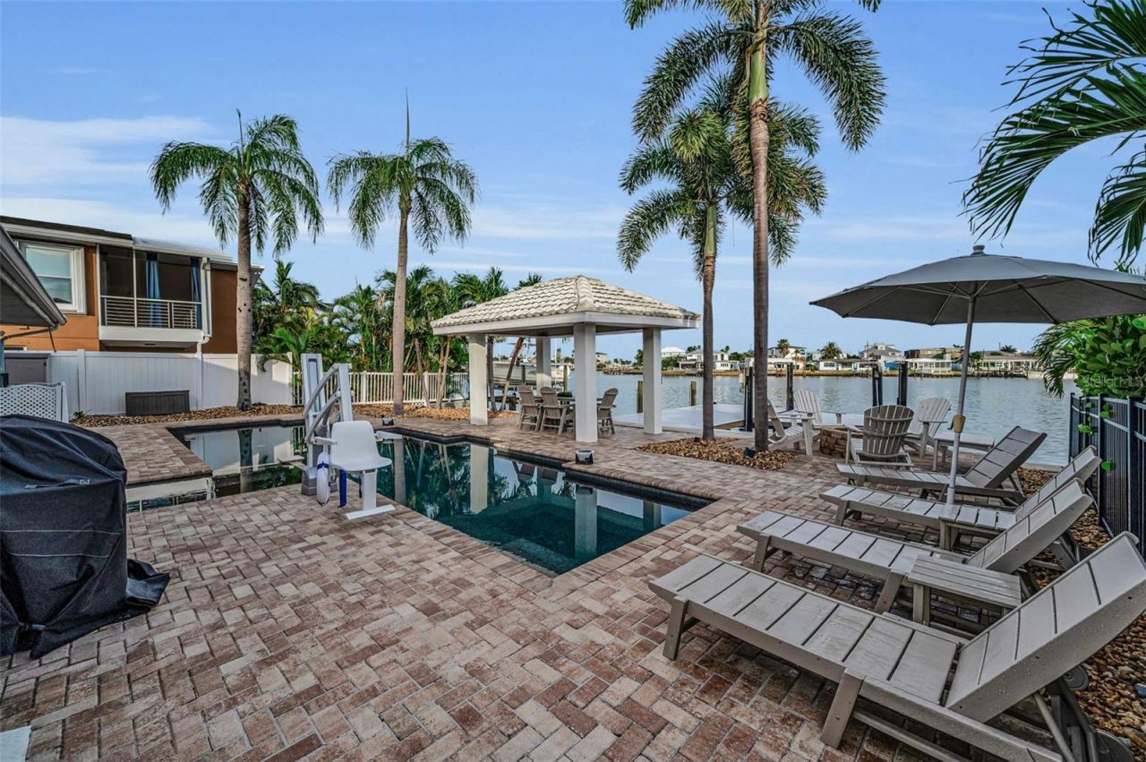 16353 Redington Drive, Redington Beach, FL 33708 Photo