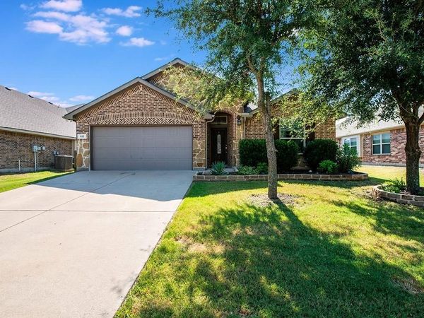 822 Graham Drive, Burleson, TX 76028