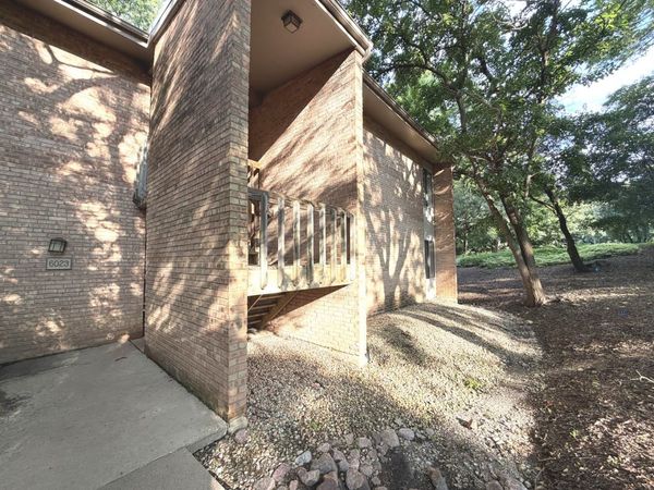 6023 Forest View Road , Unit 1F, Lisle, IL 60532