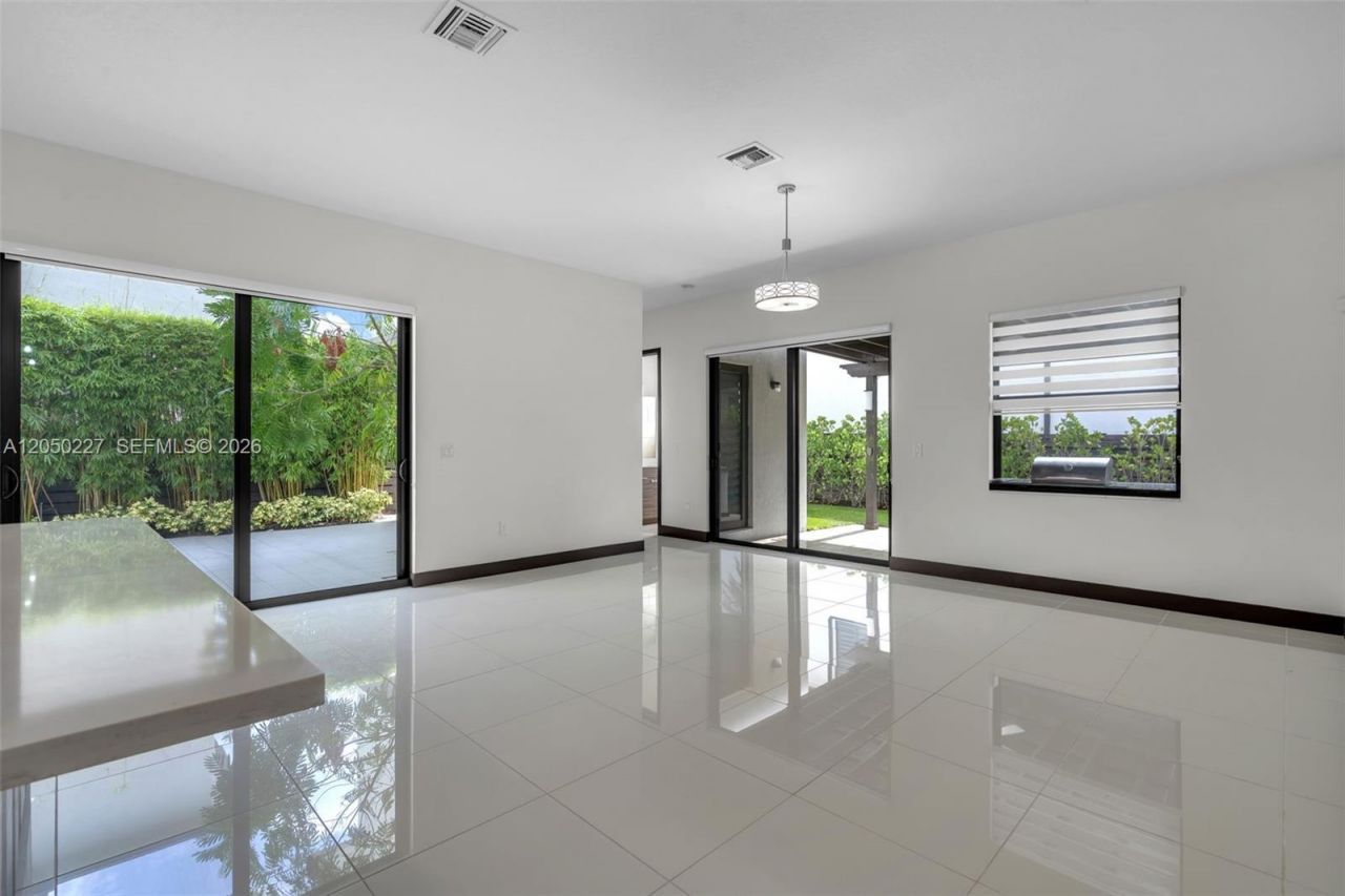 15455 NW 88th Ct , Miami Lakes, FL 33018 Photo