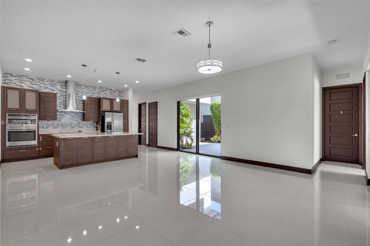 15455 NW 88th Ct , Miami Lakes, FL 33018 Photo