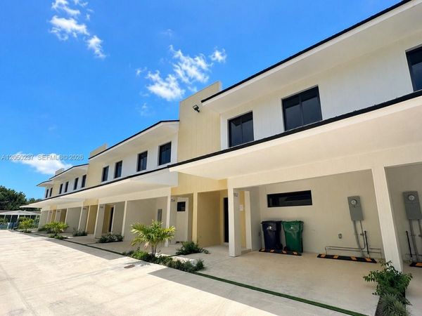 552 NW 7th St, Unit 6, Florida City, FL 33034