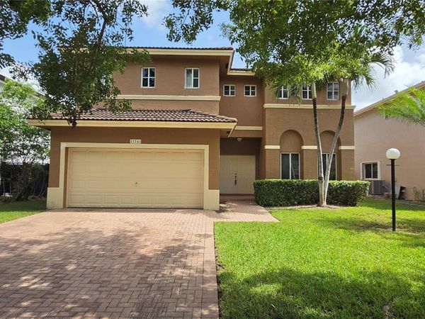 15743 SW 145th Ter , Miami, FL 33196