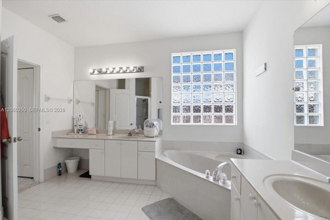 14623 SW 11th St , Miami, FL 33184 Photo