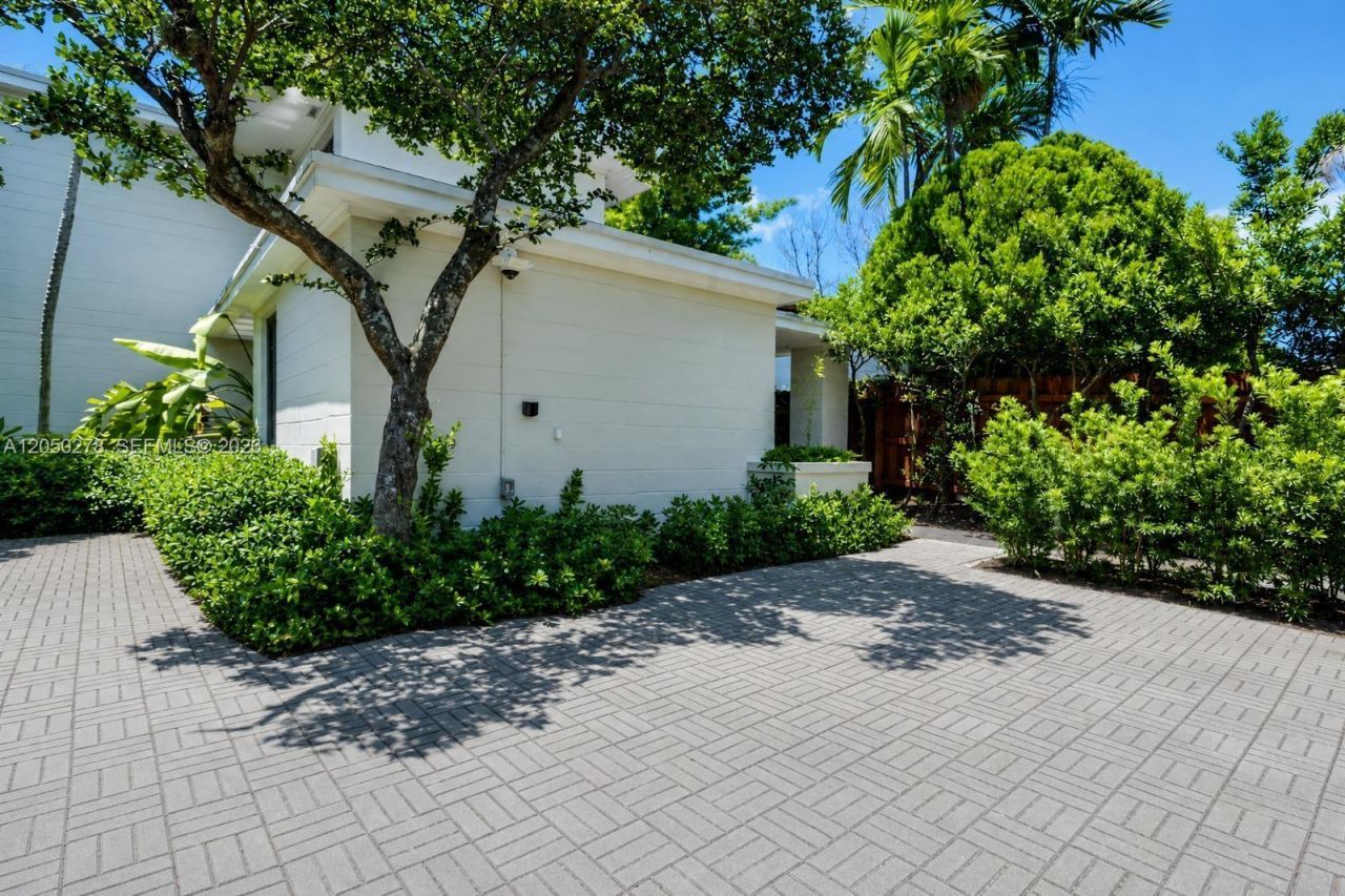 1548 Biarritz Dr, Miami Beach, FL 33141 Photo