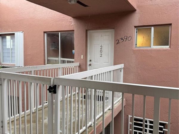 2390 W 74th St, Unit 202, Hialeah, FL 33016