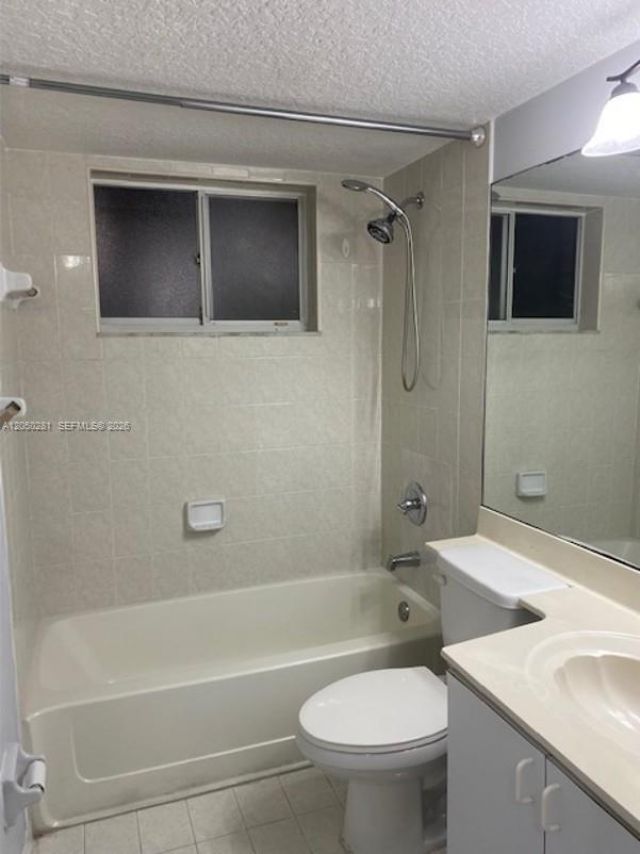 2390 W 74th St , Unit 202, Hialeah, FL 33016 Photo