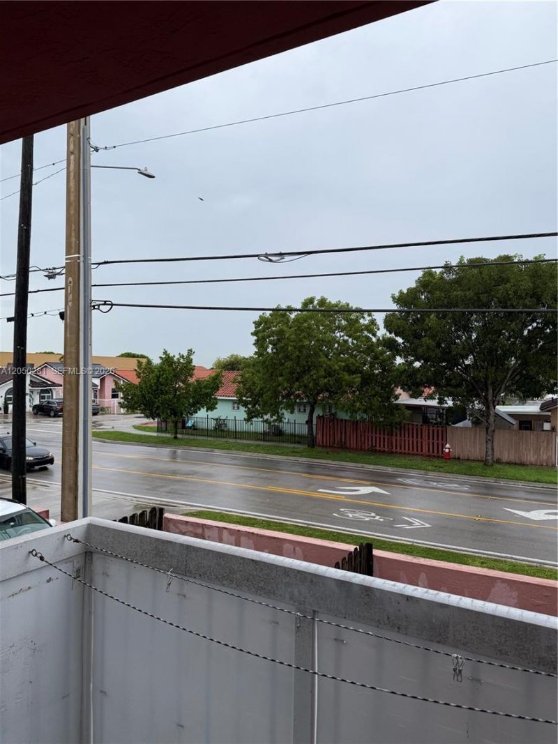 2390 W 74th St, Unit 202, Hialeah, FL 33016 Photo