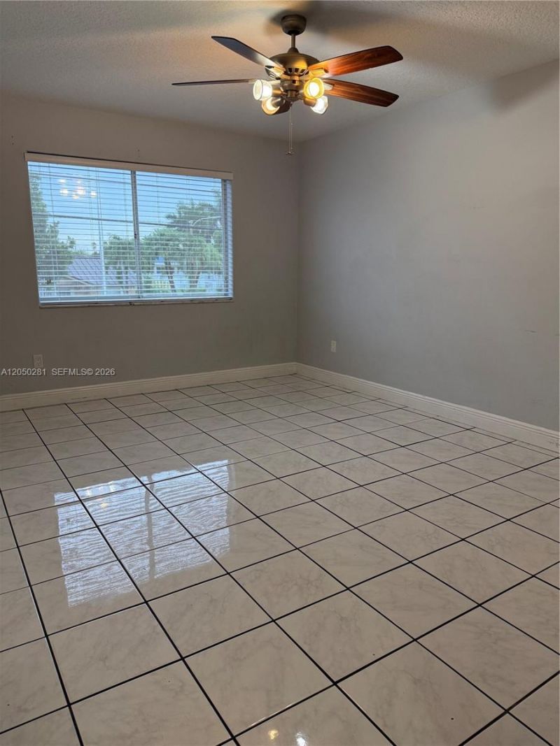 2390 W 74th St, Unit 202, Hialeah, FL 33016 Photo