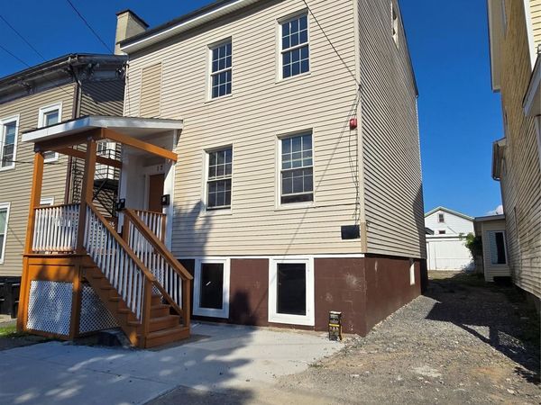 17 Conklin Street , Poughkeepsie, NY 12601