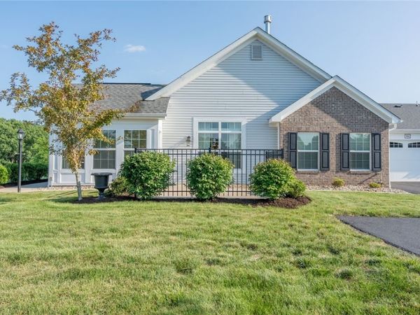 906 Spring Valley Dr, Zelienople, PA 16063