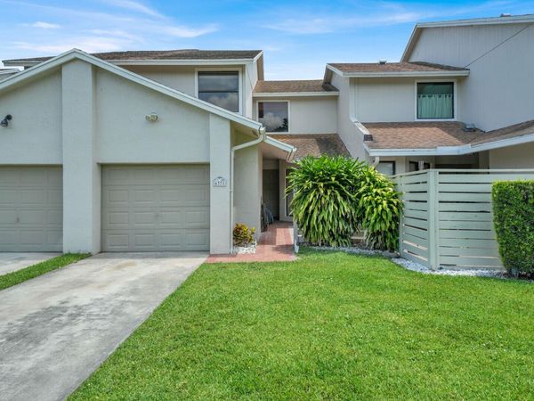 6371 Toulon Drive, Boca Raton, FL 33433