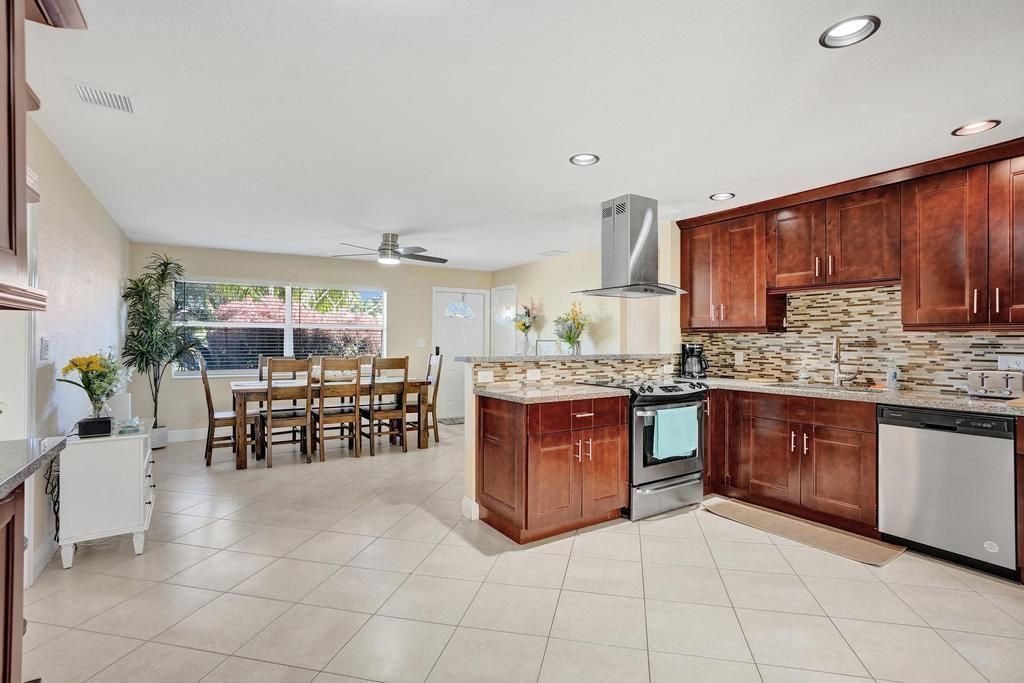 740 Buttonwood Road, North Palm Beach, FL 33408 Photo