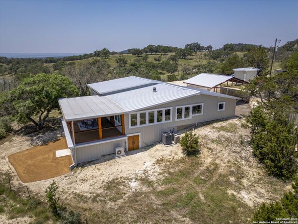111 Stoney Hill, Center Point, TX 78010