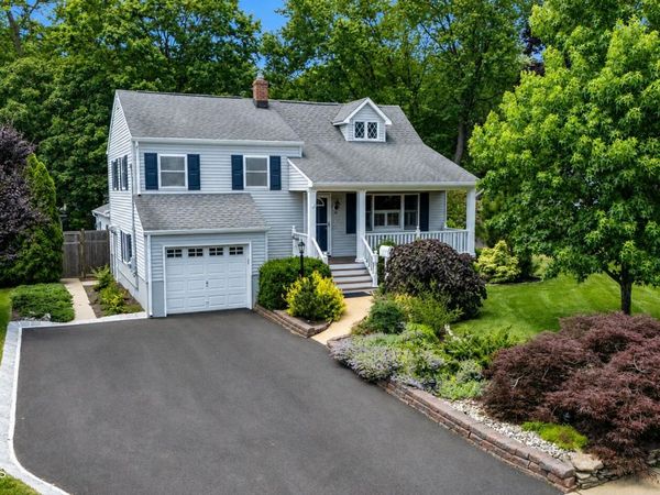 38 Spruce Drive, Shrewsbury Boro, NJ 07702