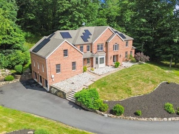 12 Angelo Dr, Sparta, NJ 07871