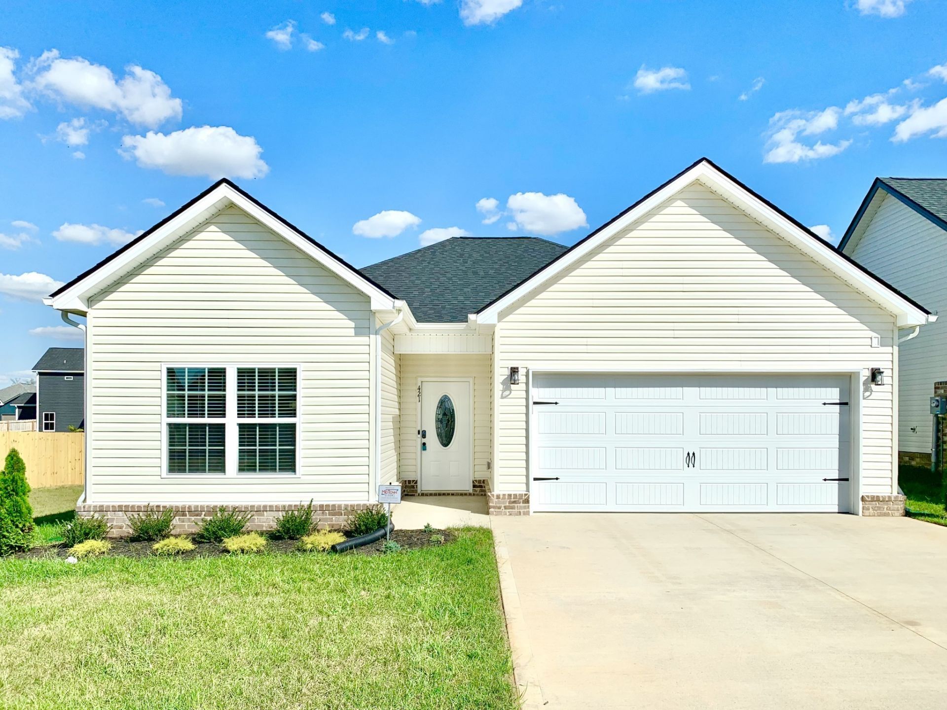 421 Ayden Ln, Clarksville, TN 37042 Main Photo