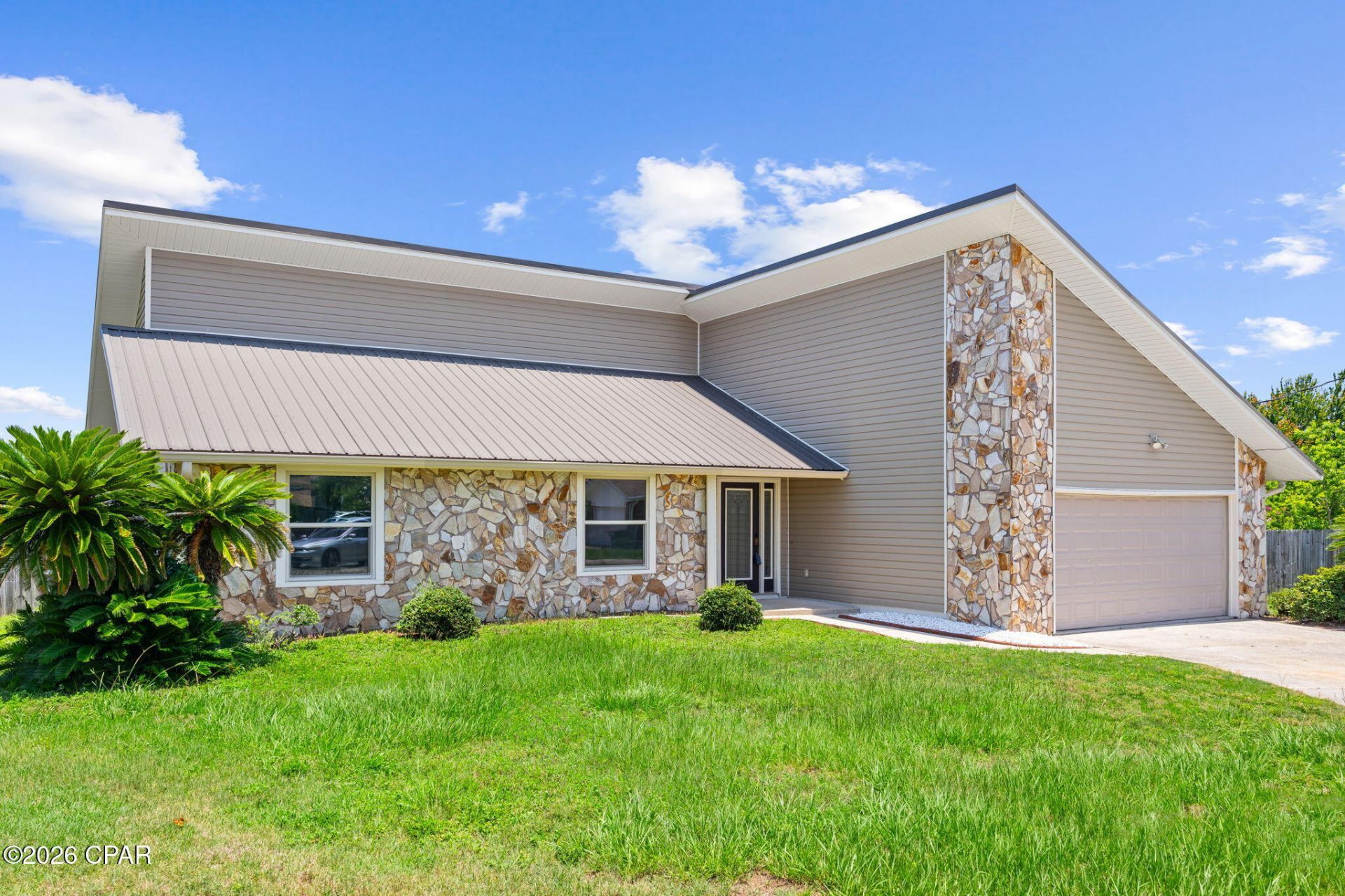 208 Cottontail Lane, Panama City, FL 32405 Main Photo