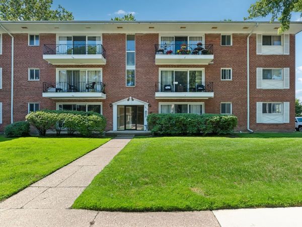 10111 Old Orchard Court, Unit 102, Skokie, IL 60076